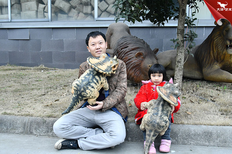 恐龍手偶，仿真手偶恐龍